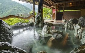 卡祖拉巴希酒店